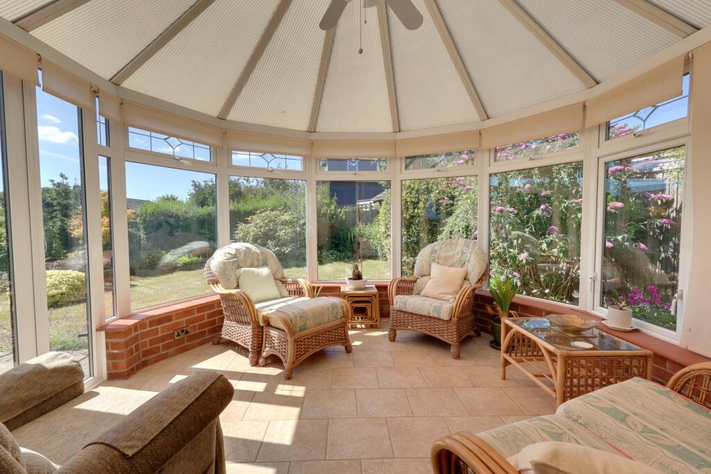 Peak Road, Clanfield photo 2