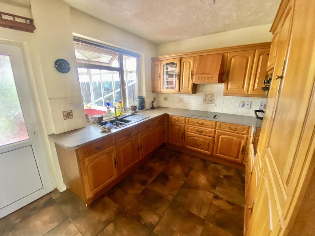 House in Bedworth, Collycroft - View 6