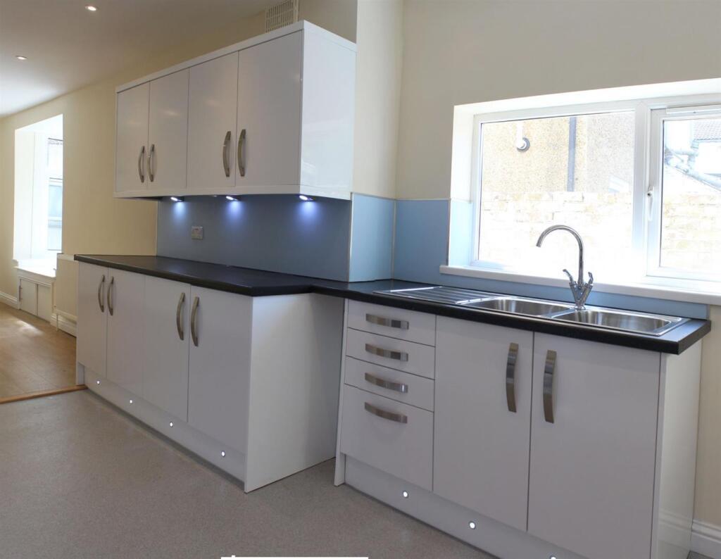 House in Portsmouth - View 5