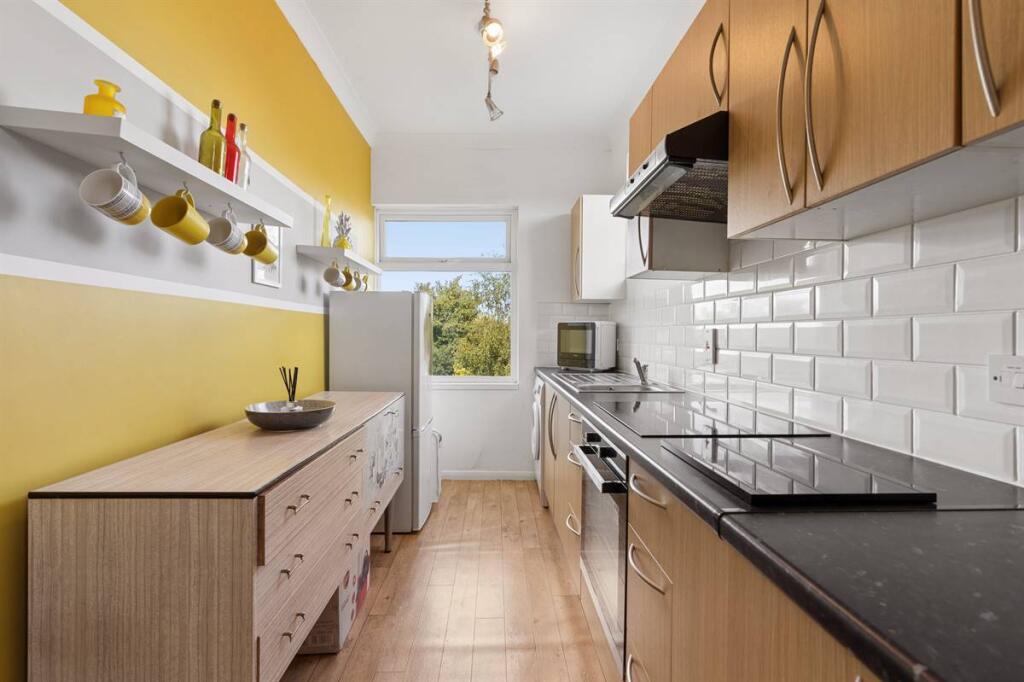 Apartment in Whitstable, South Tankerton - View 5