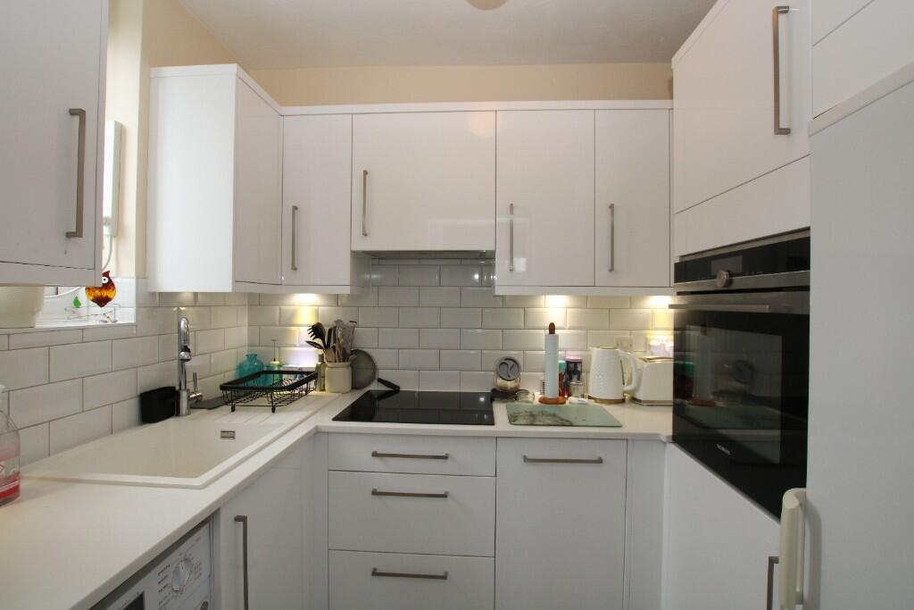 Headley Road, Hindhead, Surrey, GU26 photo 2