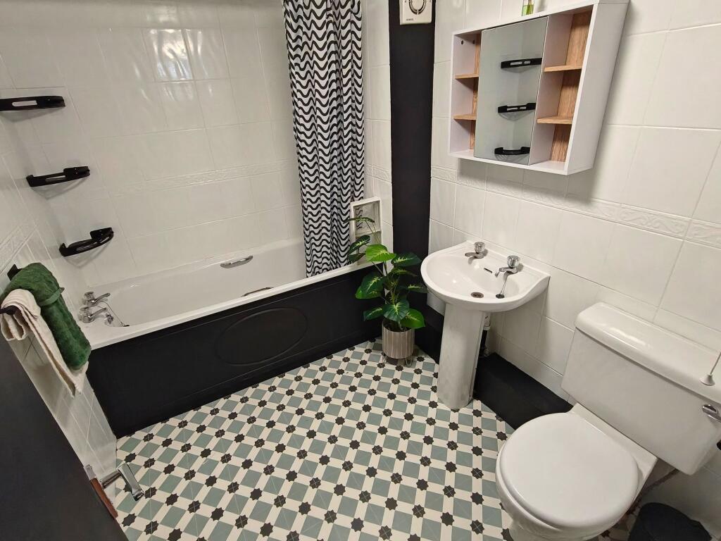 3 bedroom house share for rent