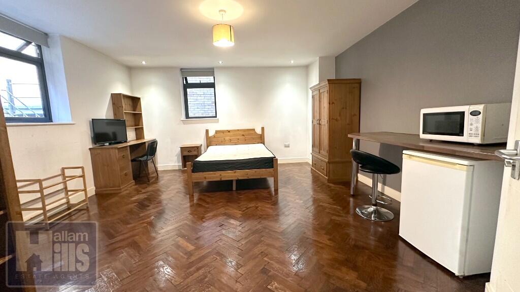 Studio flat for rent