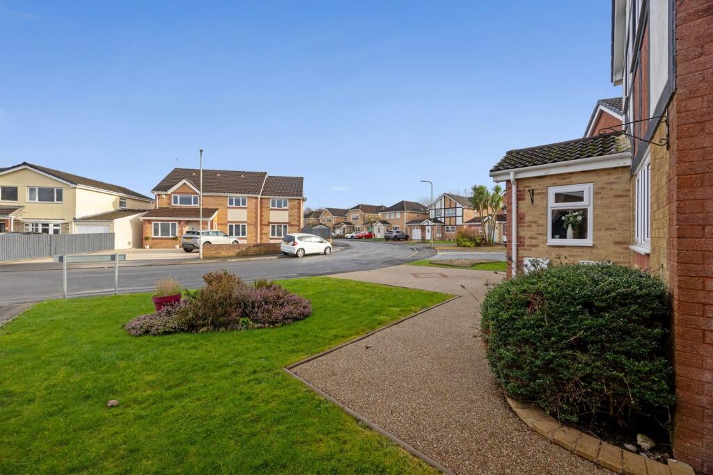 Heol Glan Elai, Pontyclun, CF72 photo 3