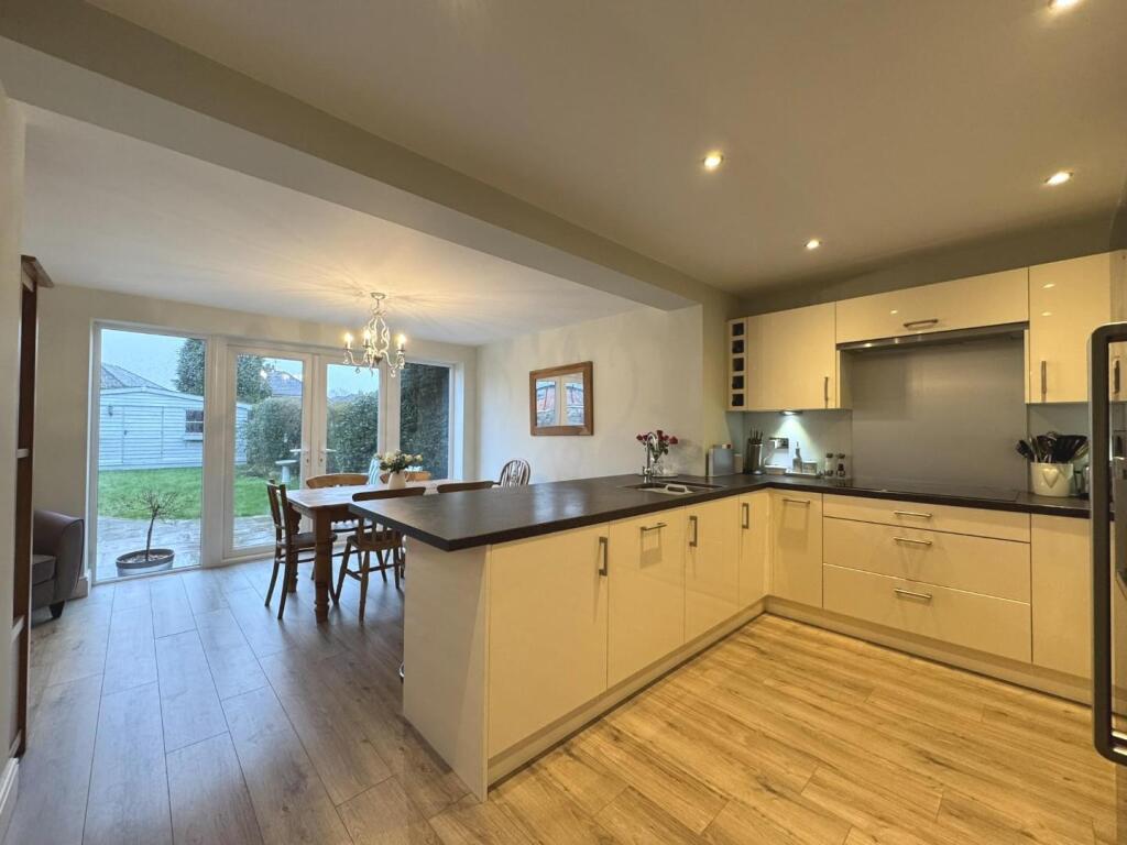 Wingfield Avenue, Wilmslow photo 3