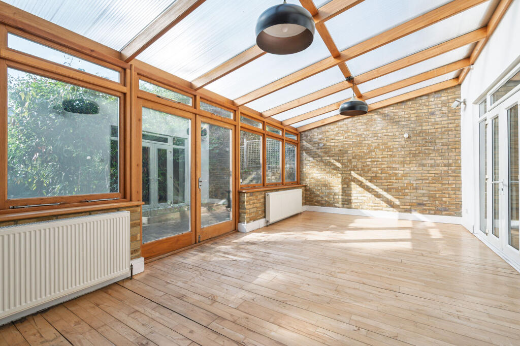 Apartment in London - View 4