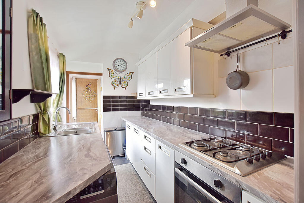 House in Lincoln - View 5