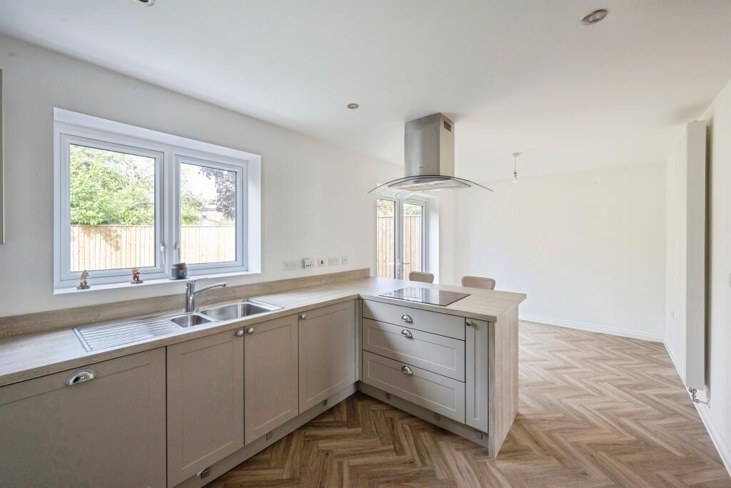House in Doncaster, Barnburgh - View 6
