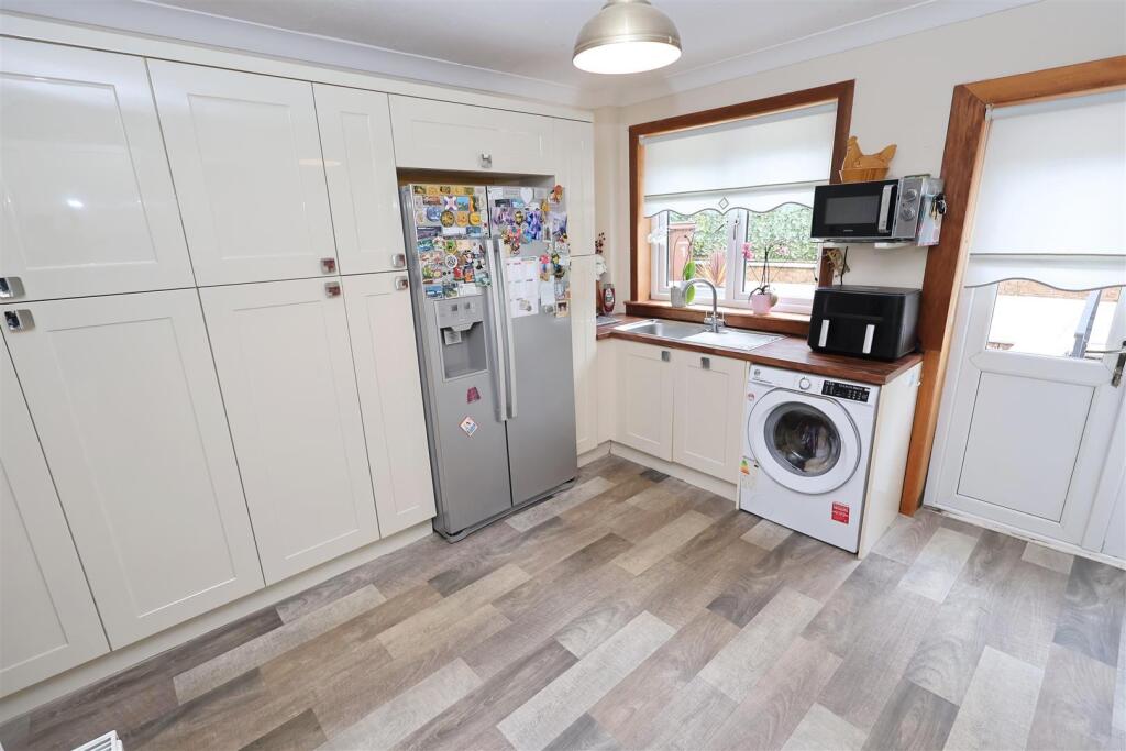 House in Paisley, Inverclyde - View 5