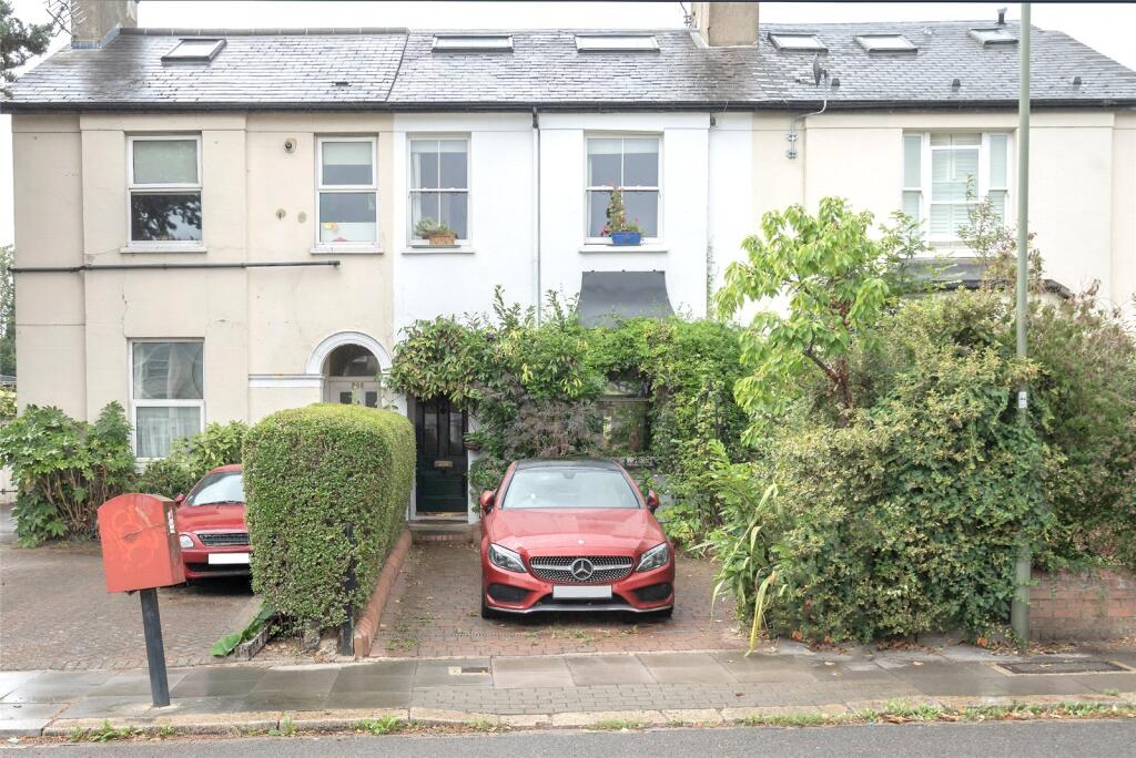 Main image of property: Long Lane, London, N2
