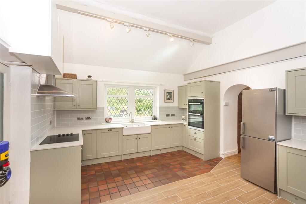 Llanbedrgoch, Isle of Anglesey, LL76 photo 3