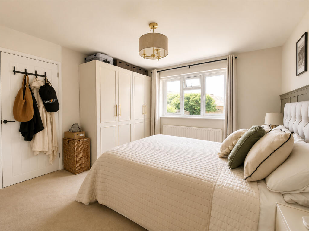 House in Southampton - More