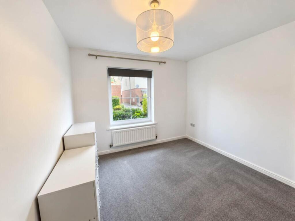 Apartment in Hertsmere, Elstree and Borehamwood - View 5
