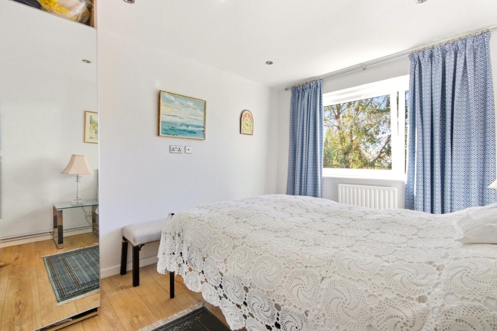 Apartment in St Albans, Wheathampstead - More