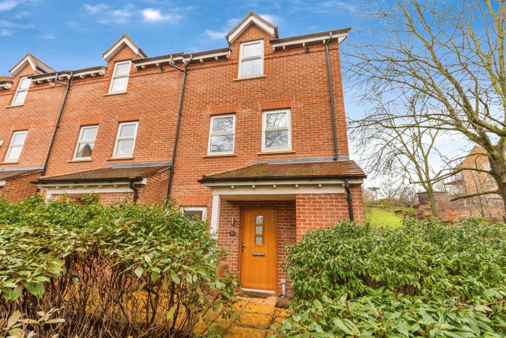 Main image of property: Wilkes Close, London, NW7 1FP