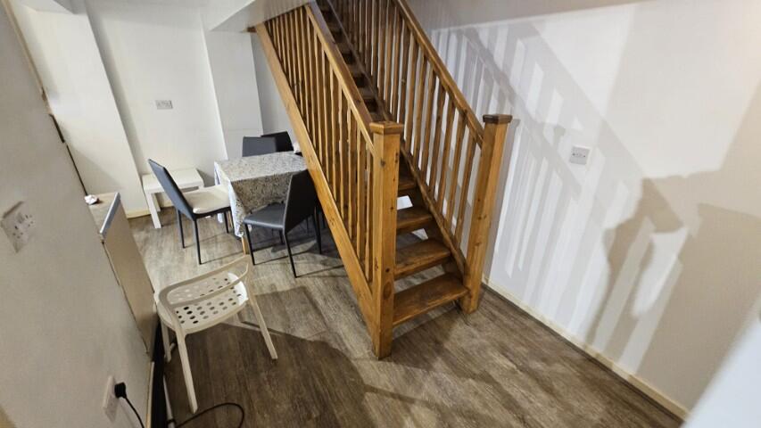 8 bedroom terraced house for rent