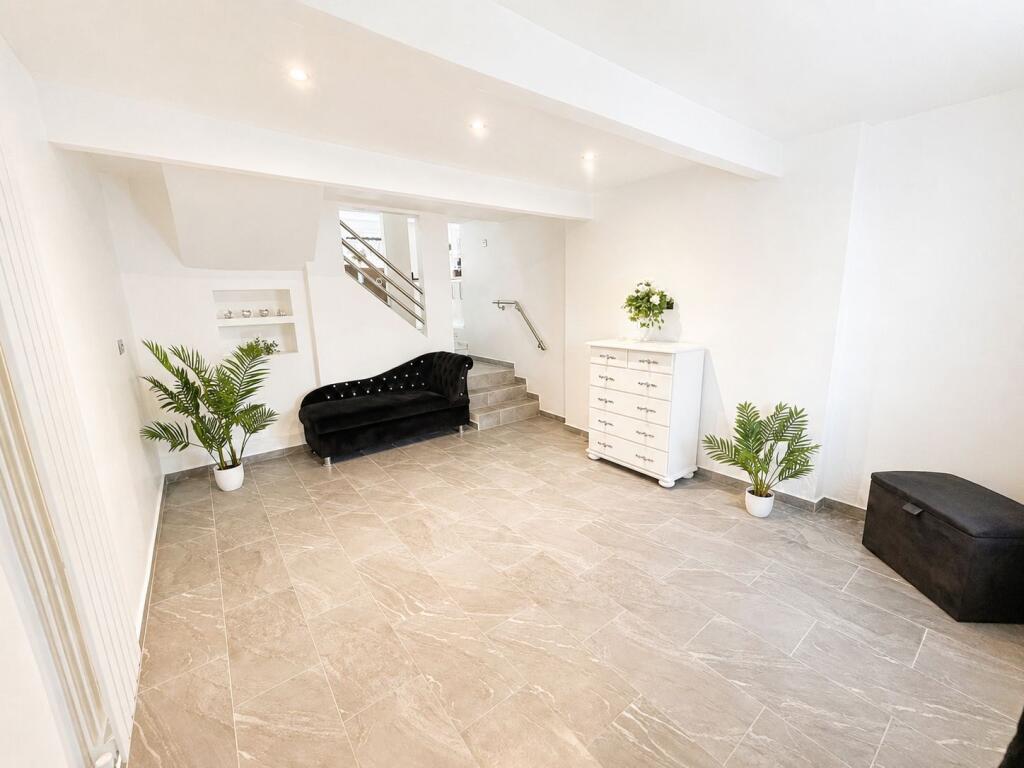 House in Bradford, Town End, Clayton - View 2