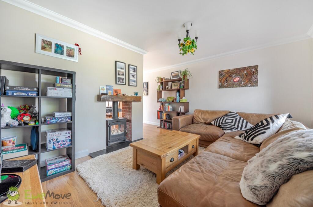 House in Basingstoke and Deane, Tadley - View 2