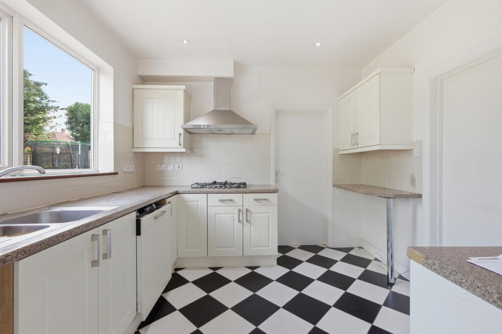 Chigwell Park Drive, Chigwell, IG7 photo 3