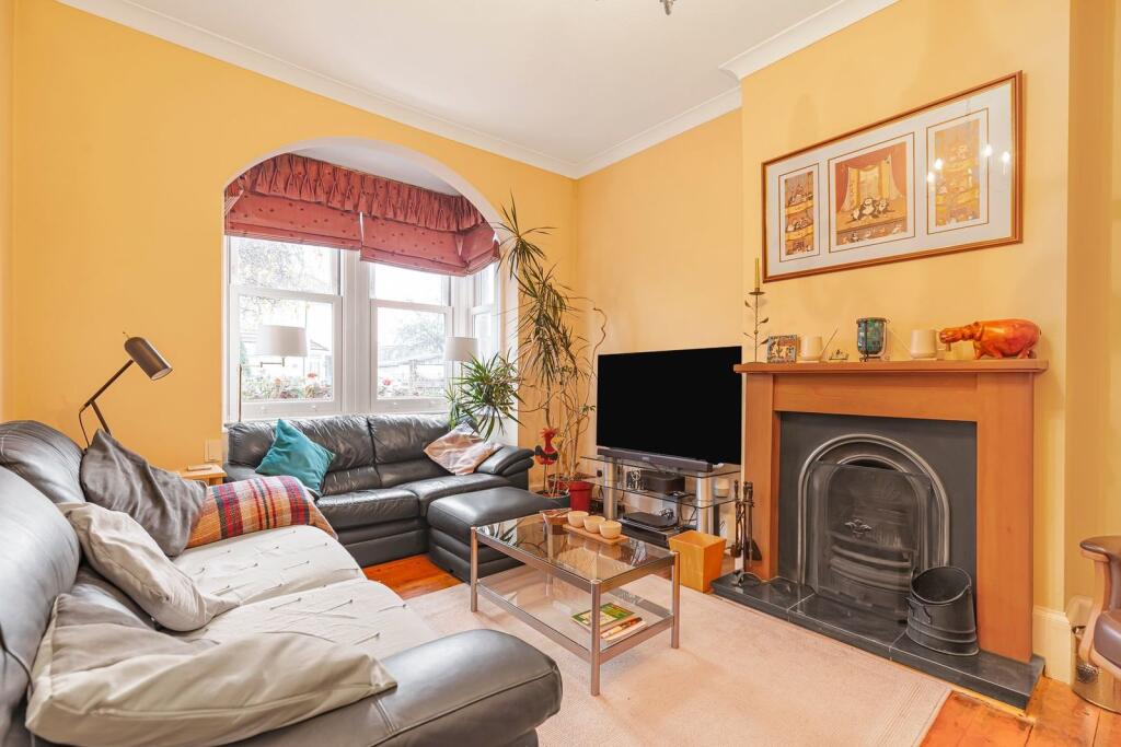 House in Spelthorne, Ashford - View 5