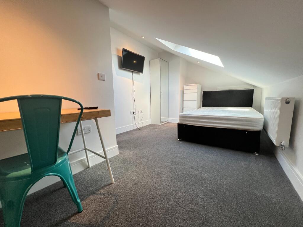 Main image of property: Flat 4, Derby Road, Nottingham