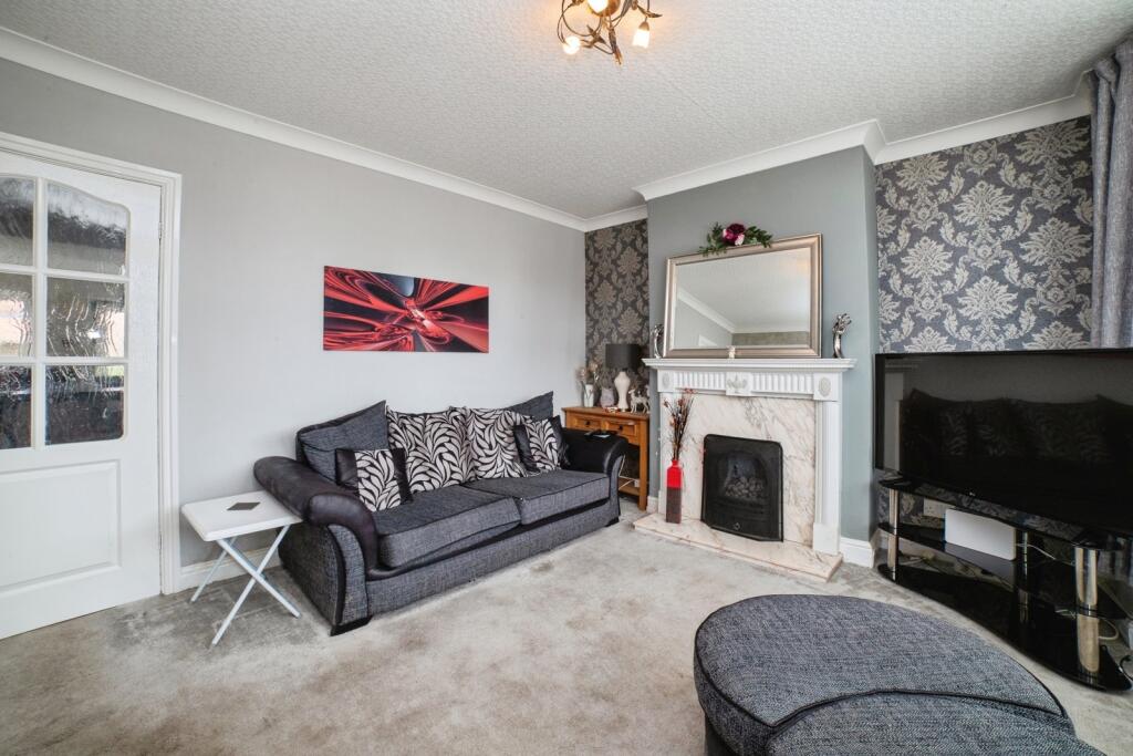 Dalestorth Road, SUTTON-IN-ASHFIELD, Nottinghamshire, NG17 photo 3
