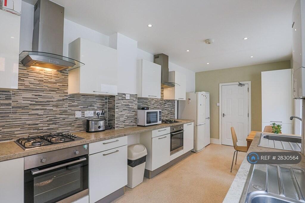 1 bedroom house share for rent