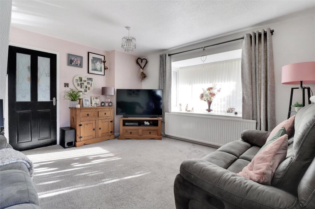 Hughes Avenue, Barnstaple, Devon, EX32 photo 3
