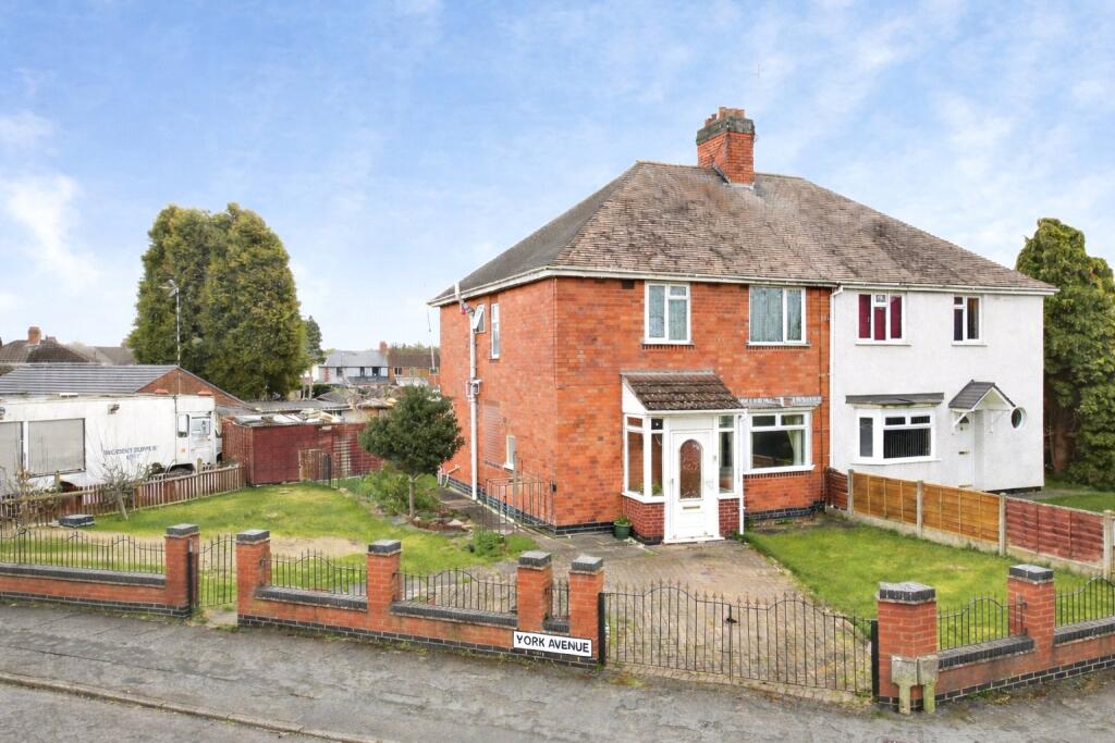 Main image of property: York Avenue, BEDWORTH, Warwickshire, CV12