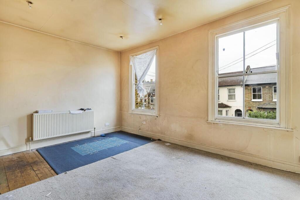 Apartment in London - View 2