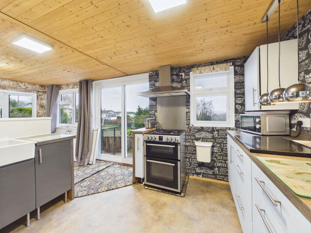 Knightwood Drive, Killarney Park, Nottingham photo 4