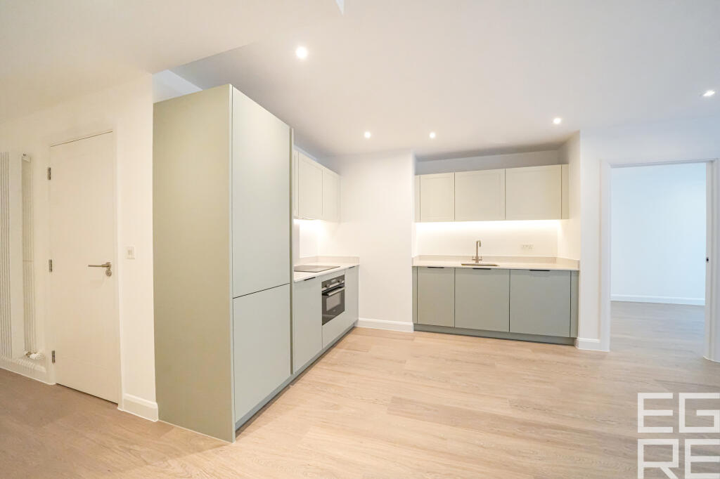 2 Eden Place, Canning Town, London, E16 photo 3