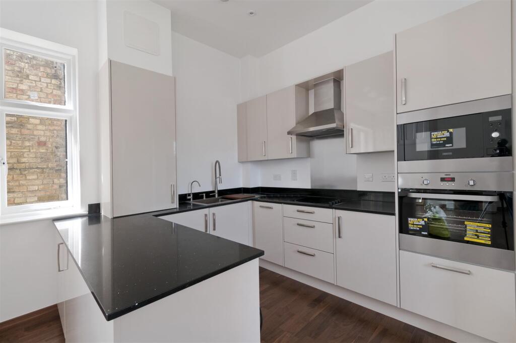 Apartment in Rochester - More