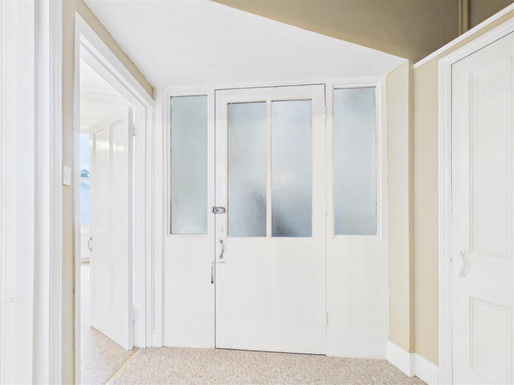 Apartment in Gloucester - More