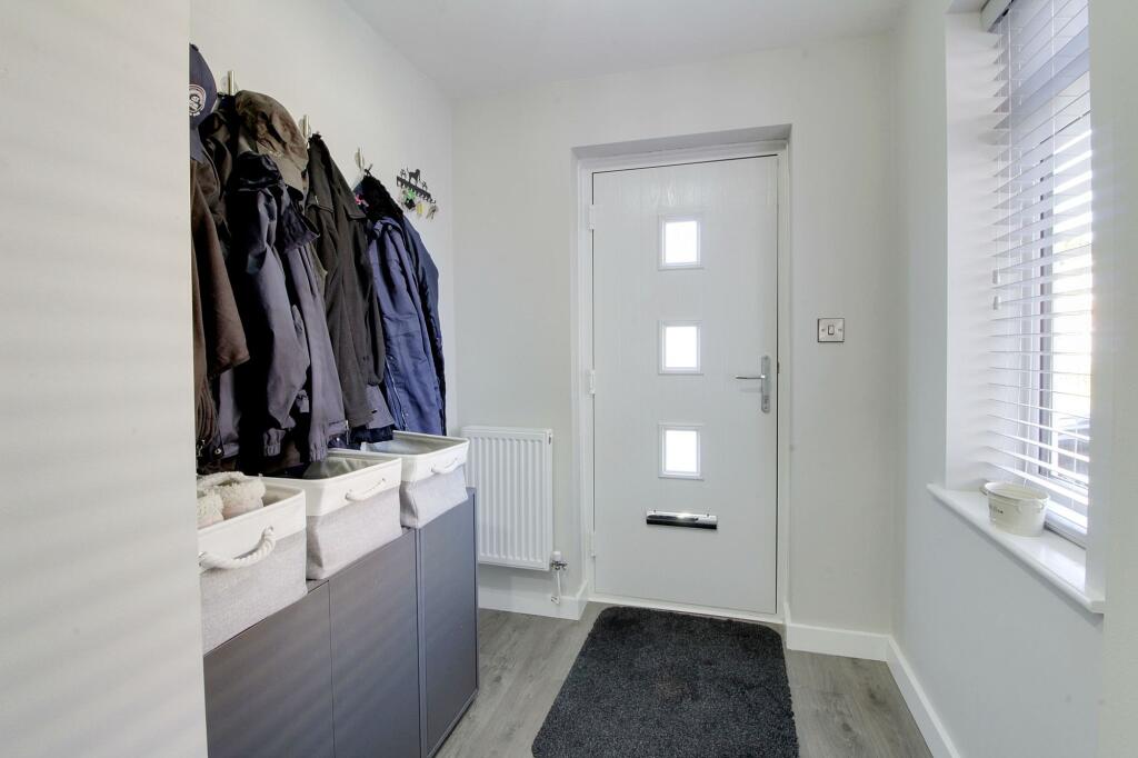 Beech Close, Market Deeping, PE6 photo 4