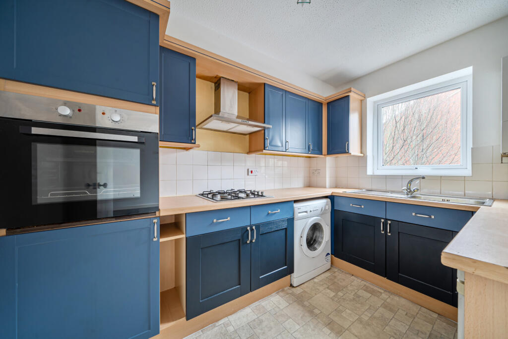 Laleham Road, Shepperton, TW17 photo 2