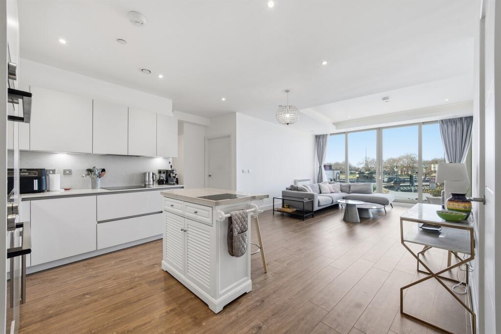 Main image of property: The Waterside Apartments, Pavilion Road, NG2 5PJ 