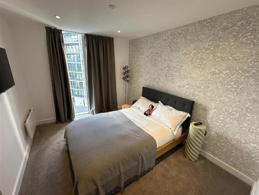 Main image of property: Boundary Lane, Manchester