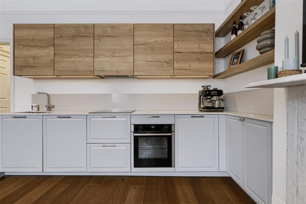 Apartment in London - View 3