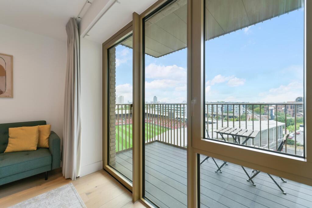 Apartment in Twickenham - View 4