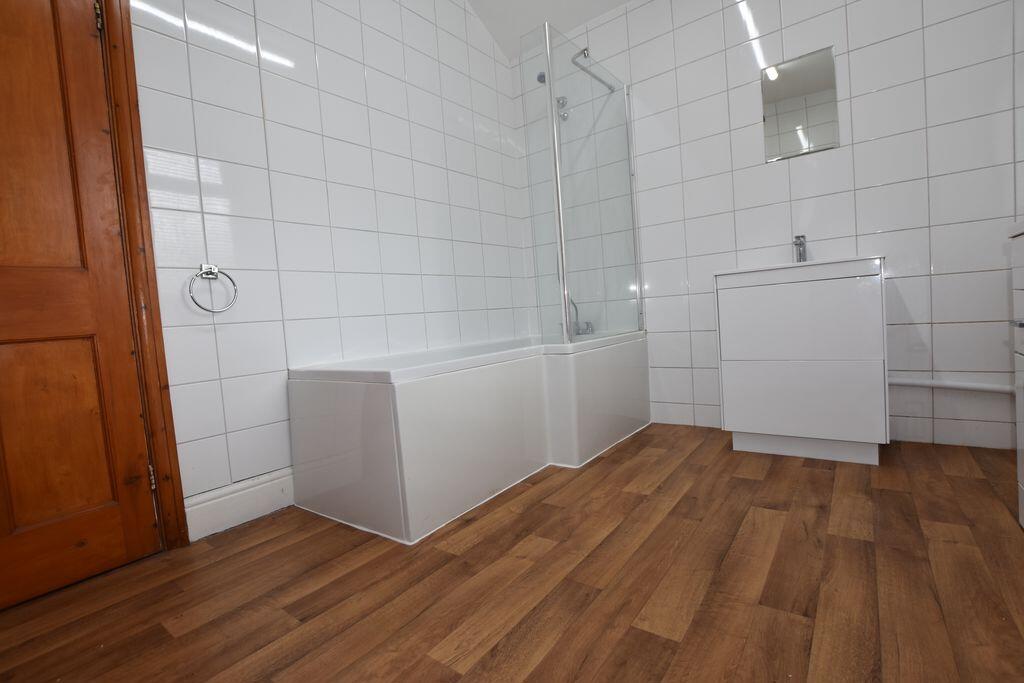 Apartment in Nottingham, Carrington - View 5
