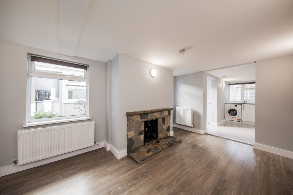 Main image of property: London Road, Southborough