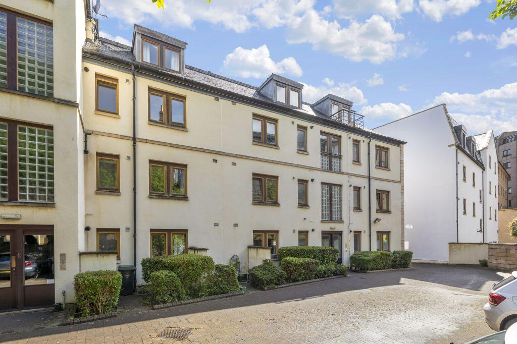 Main image of property: 6C (flat 2) West Silvermills Lane, Stockbridge, Edinburgh, EH3 5BD