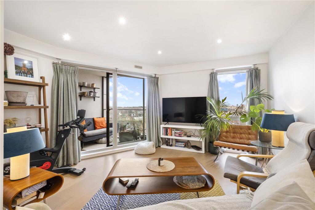 Main image of property: Balham Hill, London, SW12