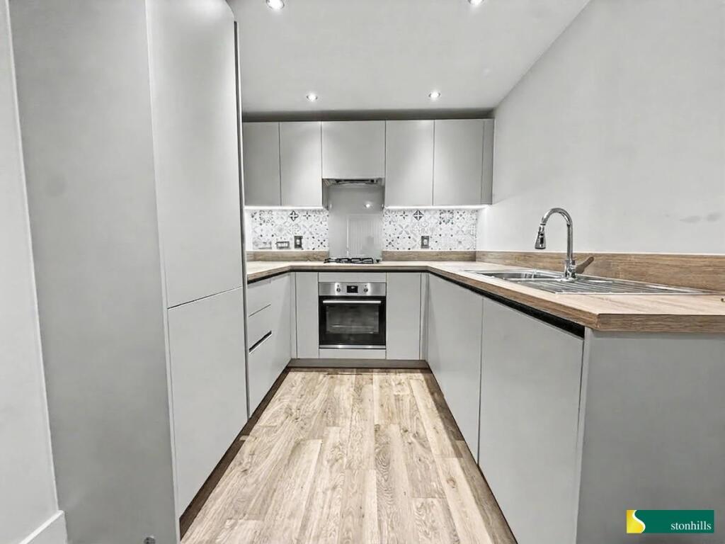 House in Northampton, Boughton - View 2