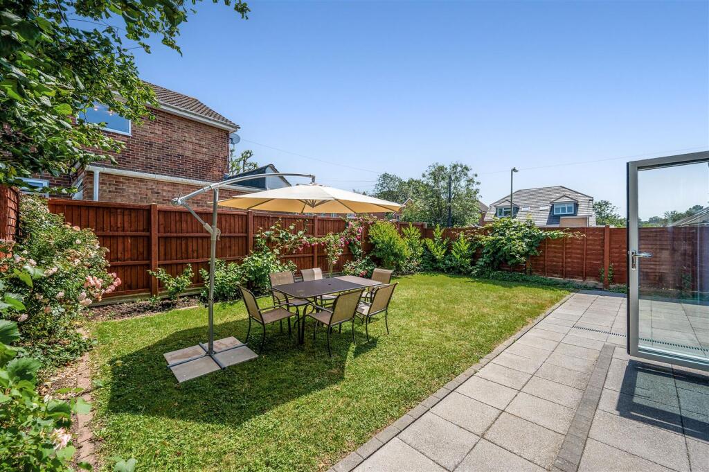 House in Havant, Cowplain - View 2