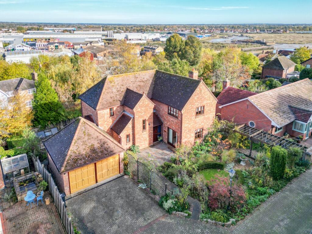 4-bed detached on The Downs, Maldon, Essex, CM9, £750,000