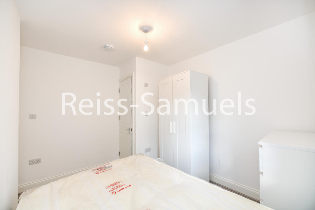 6 bedroom terraced house for rent