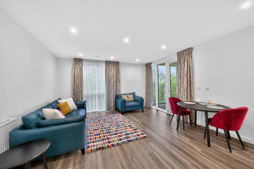 Medawar Drive, Mill Hill, LONDON, NW7 photo 3