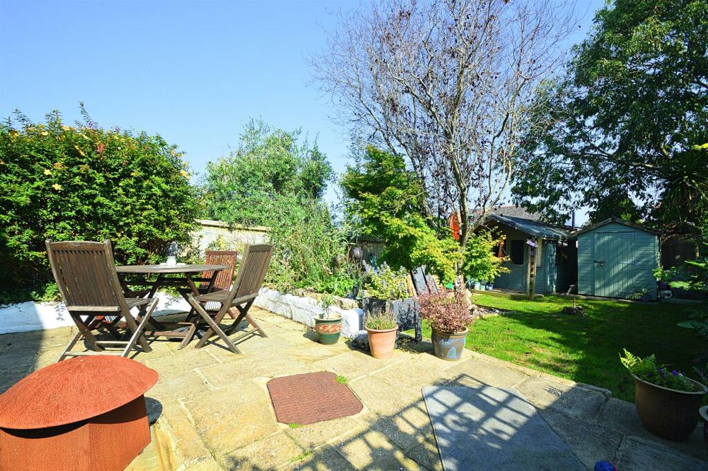 House in Shanklin, Lower Hyde, Luccombe - View 5
